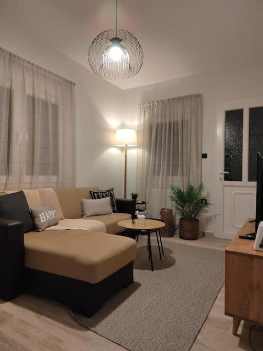 Apartamento Cosy House With Garden Volos Exterior foto